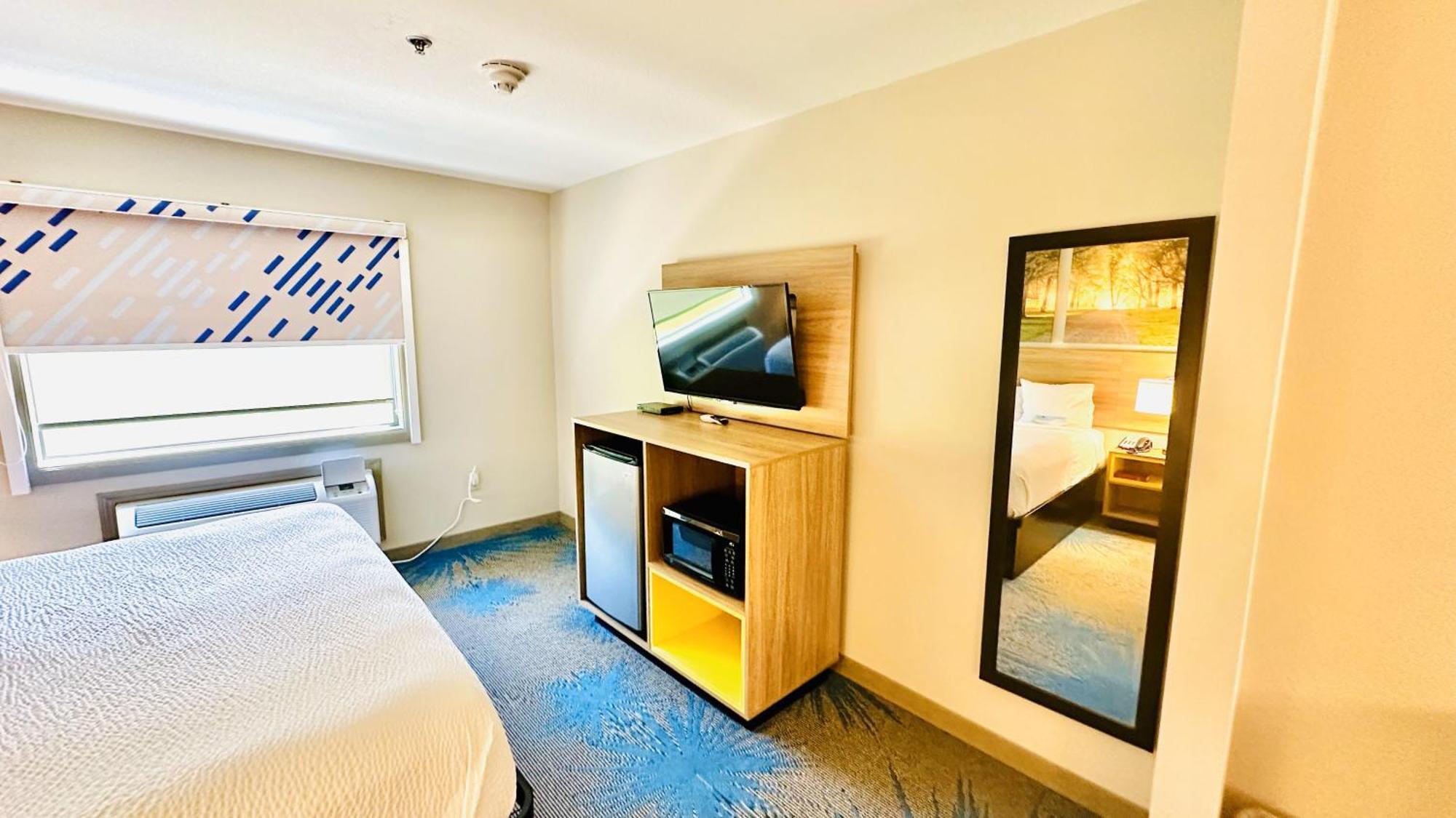 Days Inn & Suites By Wyndham Wynne Экстерьер фото