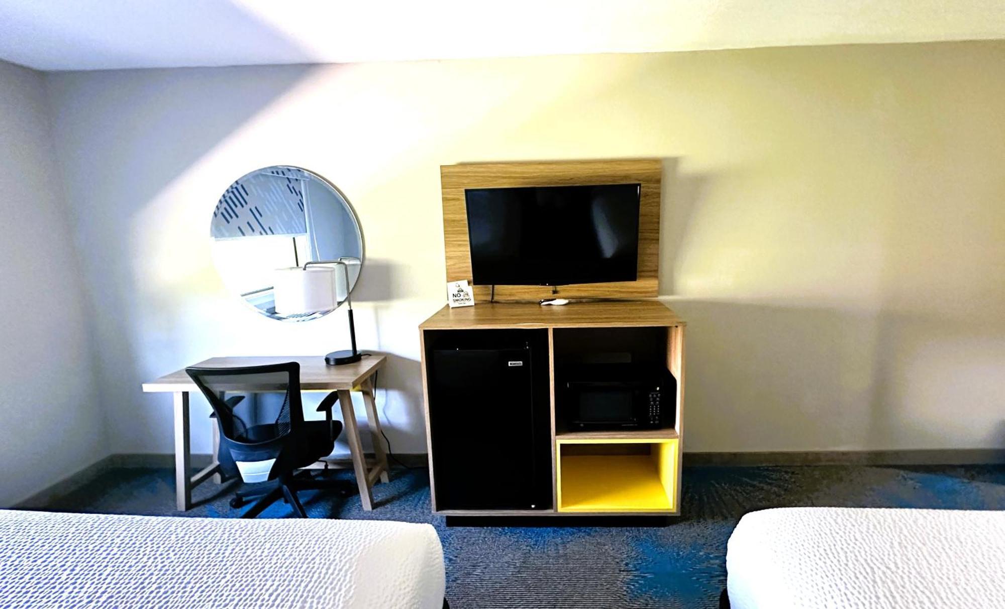 Days Inn & Suites By Wyndham Wynne Экстерьер фото