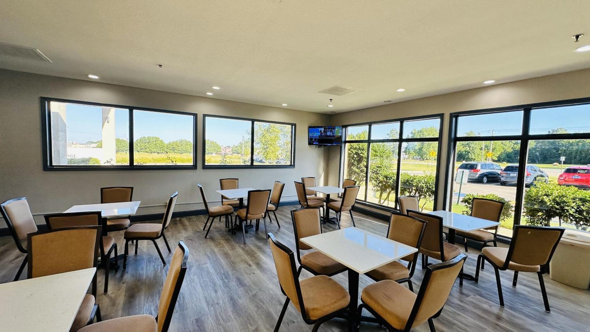 Days Inn & Suites By Wyndham Wynne Экстерьер фото