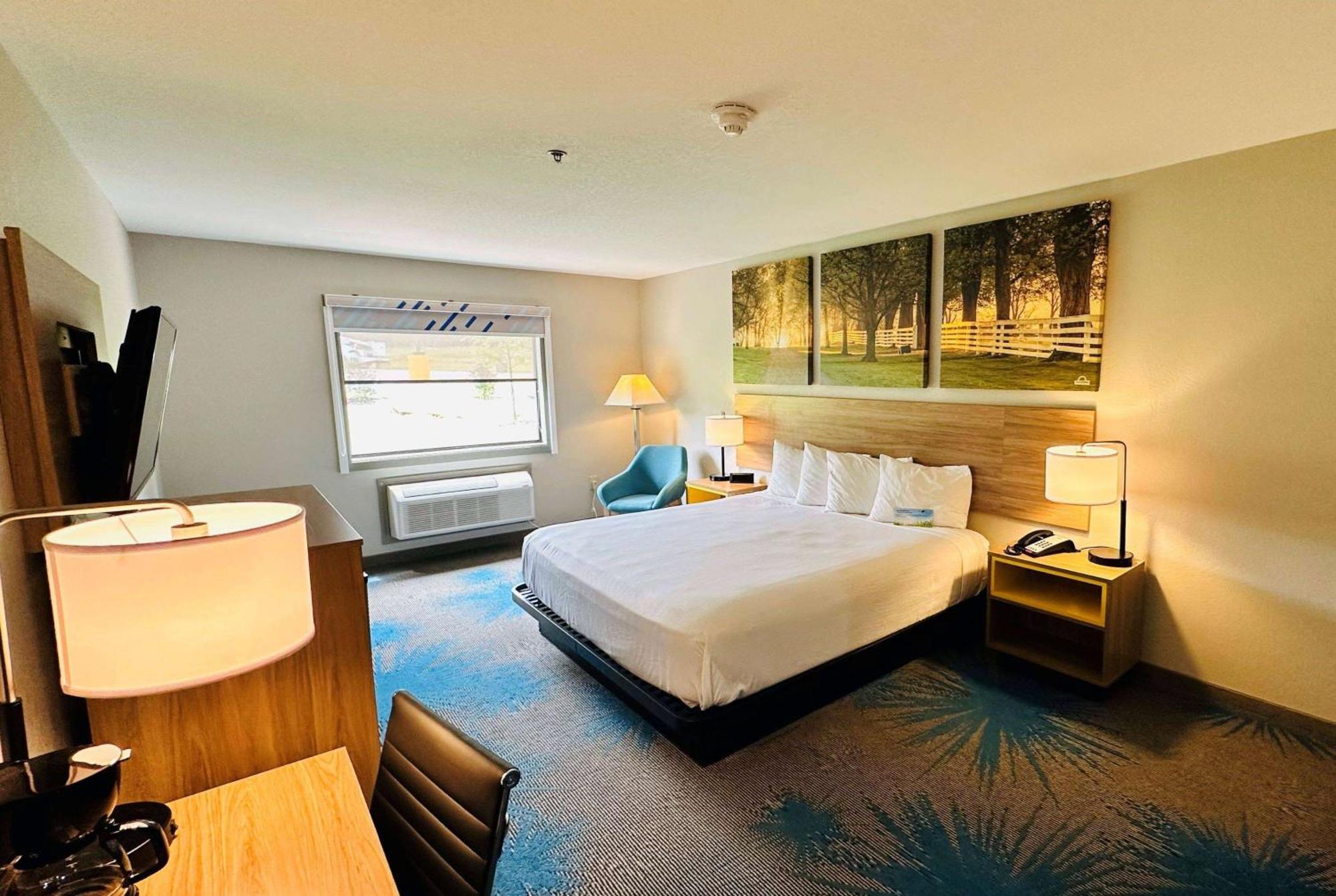 Days Inn & Suites By Wyndham Wynne Экстерьер фото